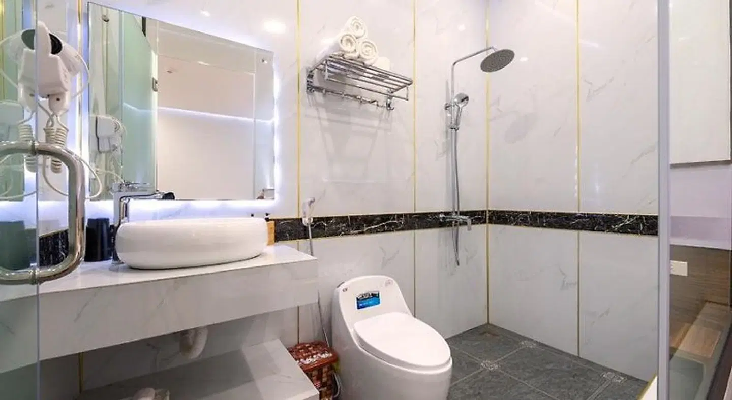 TAM COC SUNSHINE HOTEL Badezimmer