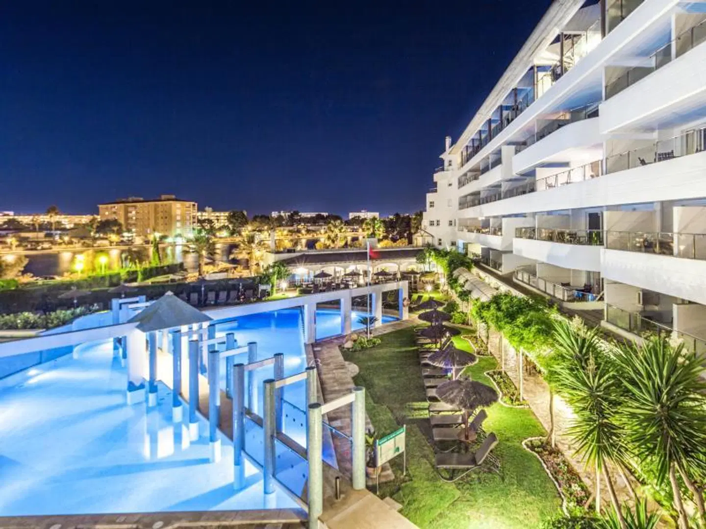 Ona Garden Lago OUTDOOR_POOL