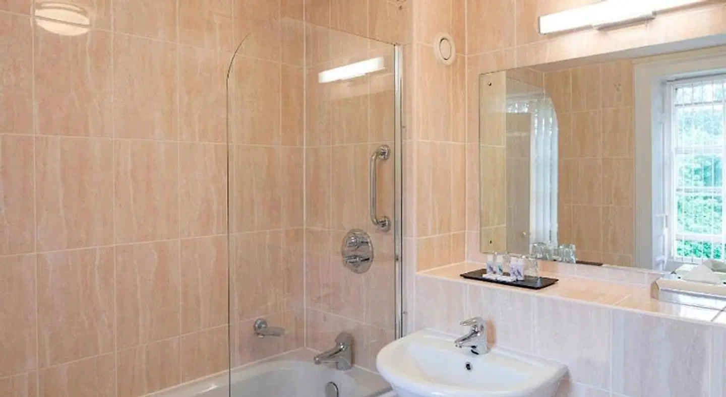 Weetwood Hall BATHROOM