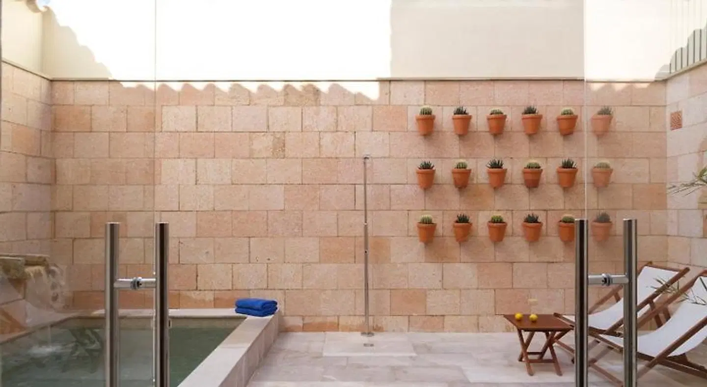 Angels Boutique MODEL_IMPRESSION