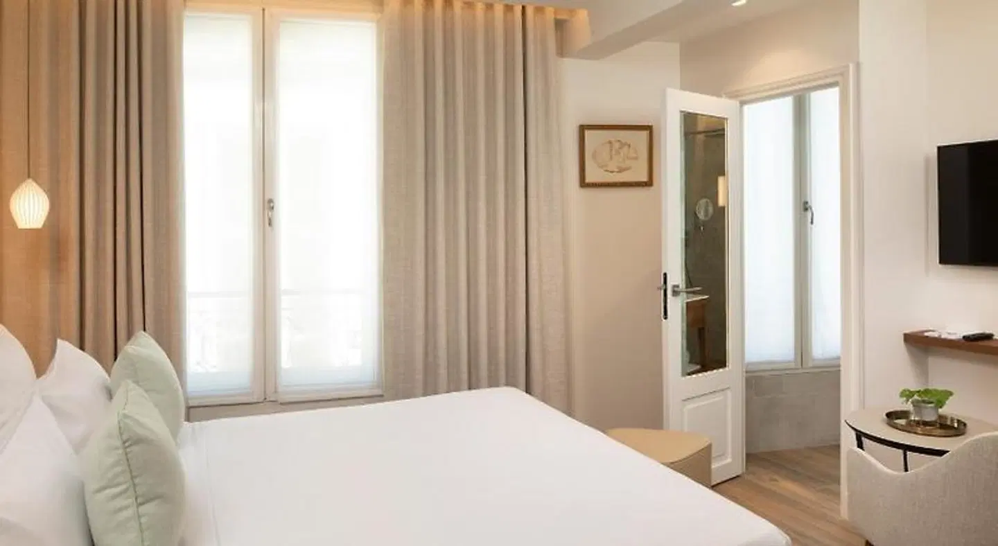 des Champs-Elysées ROOM_EXAMPLE