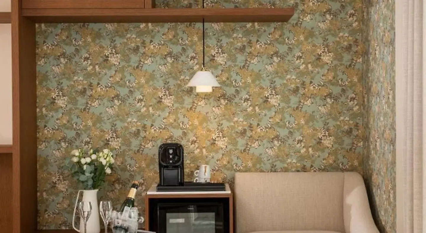 des Champs-Elysées HEALTH_BEAUTY