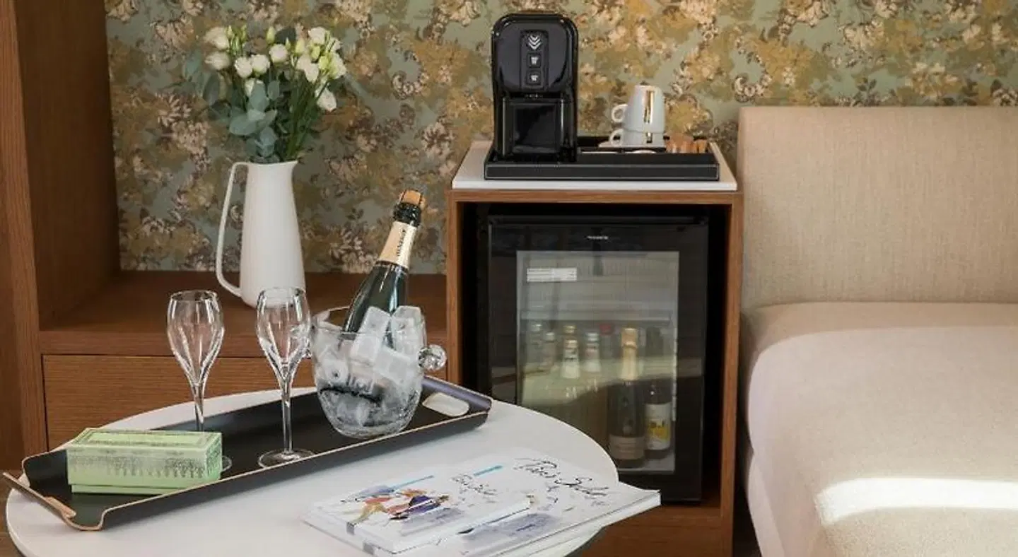 des Champs-Elysées HEALTH_BEAUTY