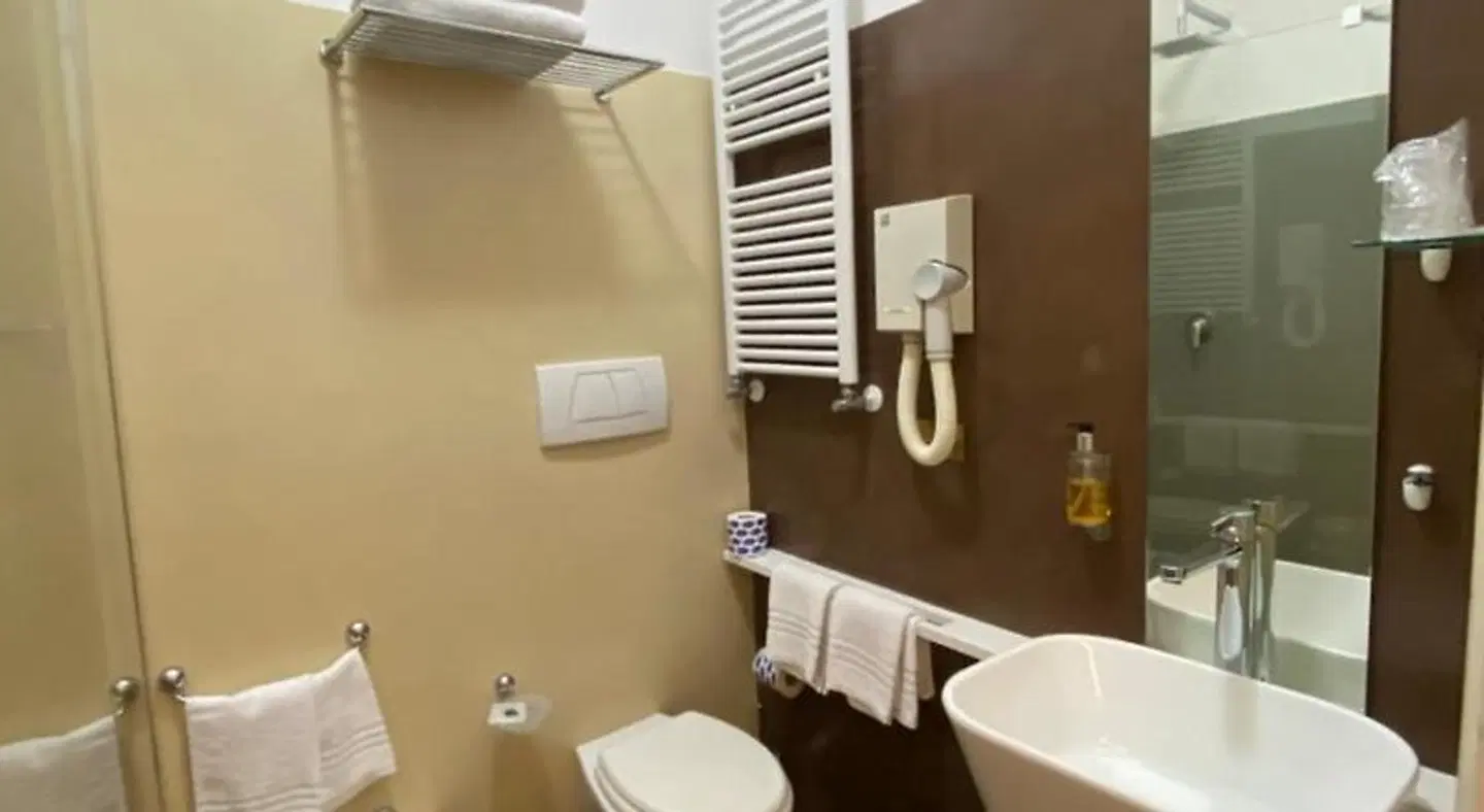 Hotel Domus Nova Bethlem DNB / Basilica Hotel BATHROOM