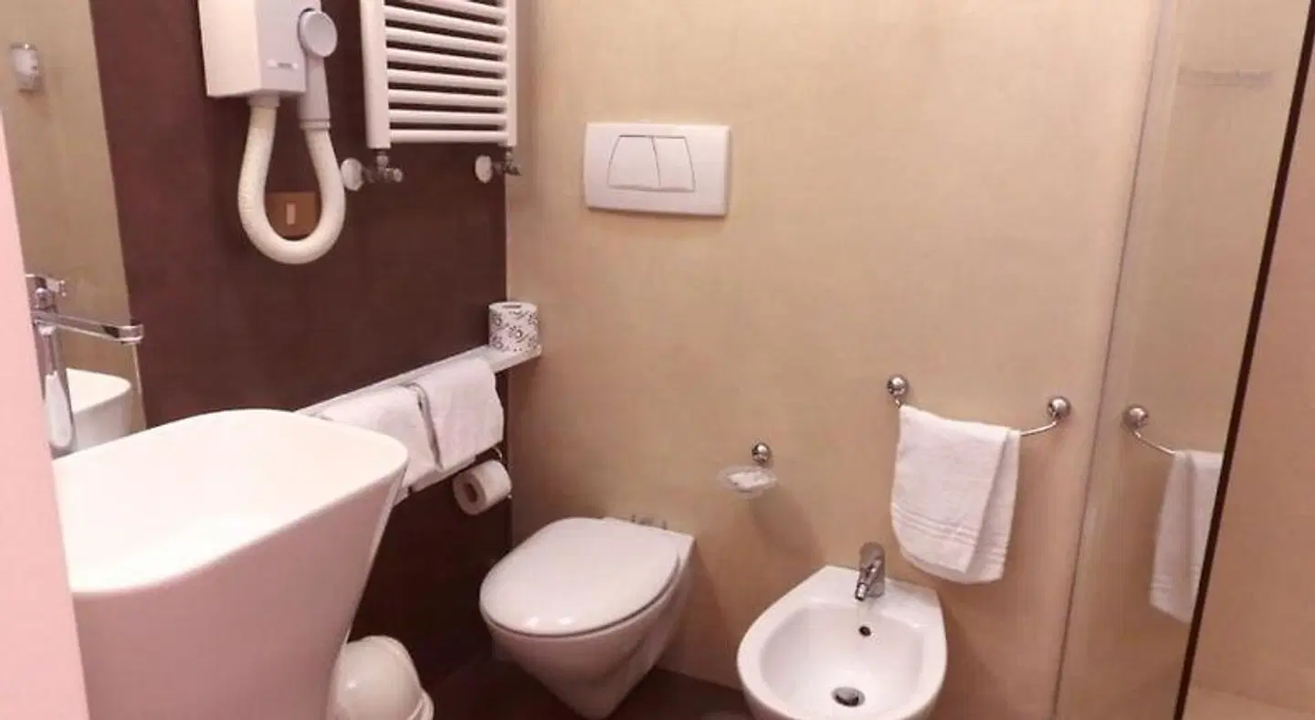 Hotel Domus Nova Bethlem DNB / Basilica Hotel BATHROOM