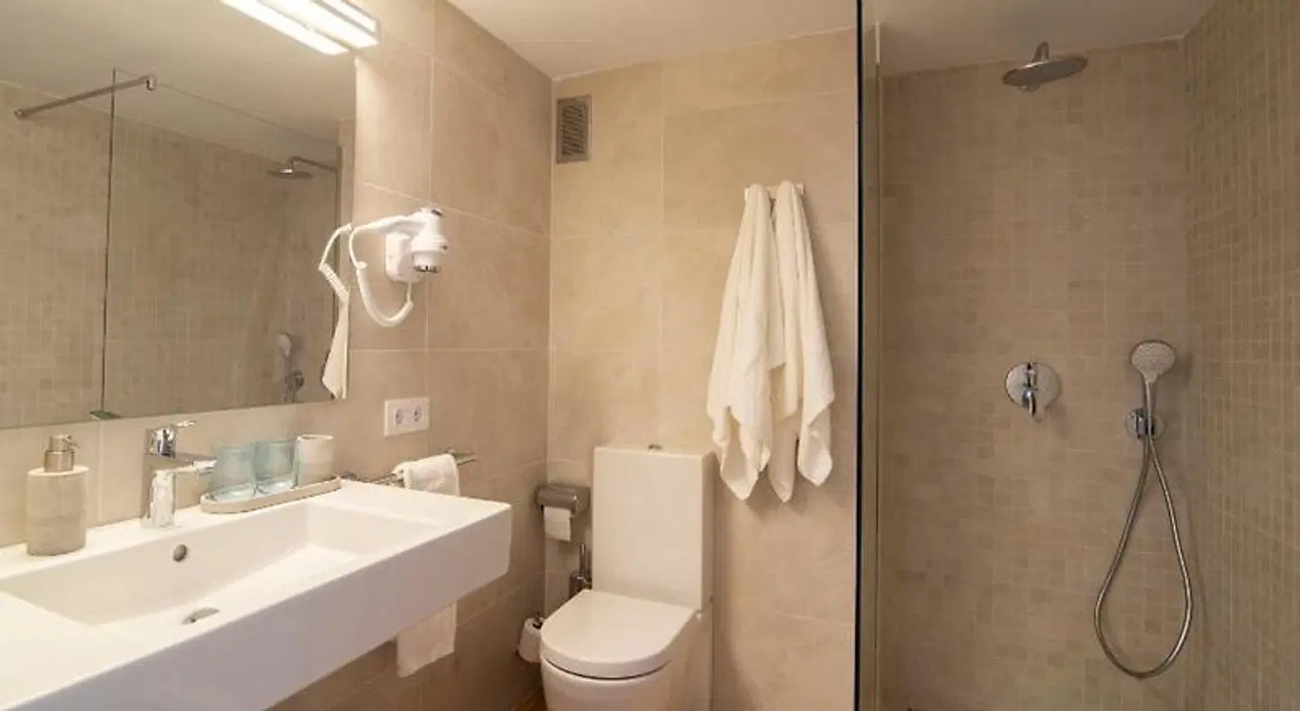 Can Serol Apartments BATHROOM