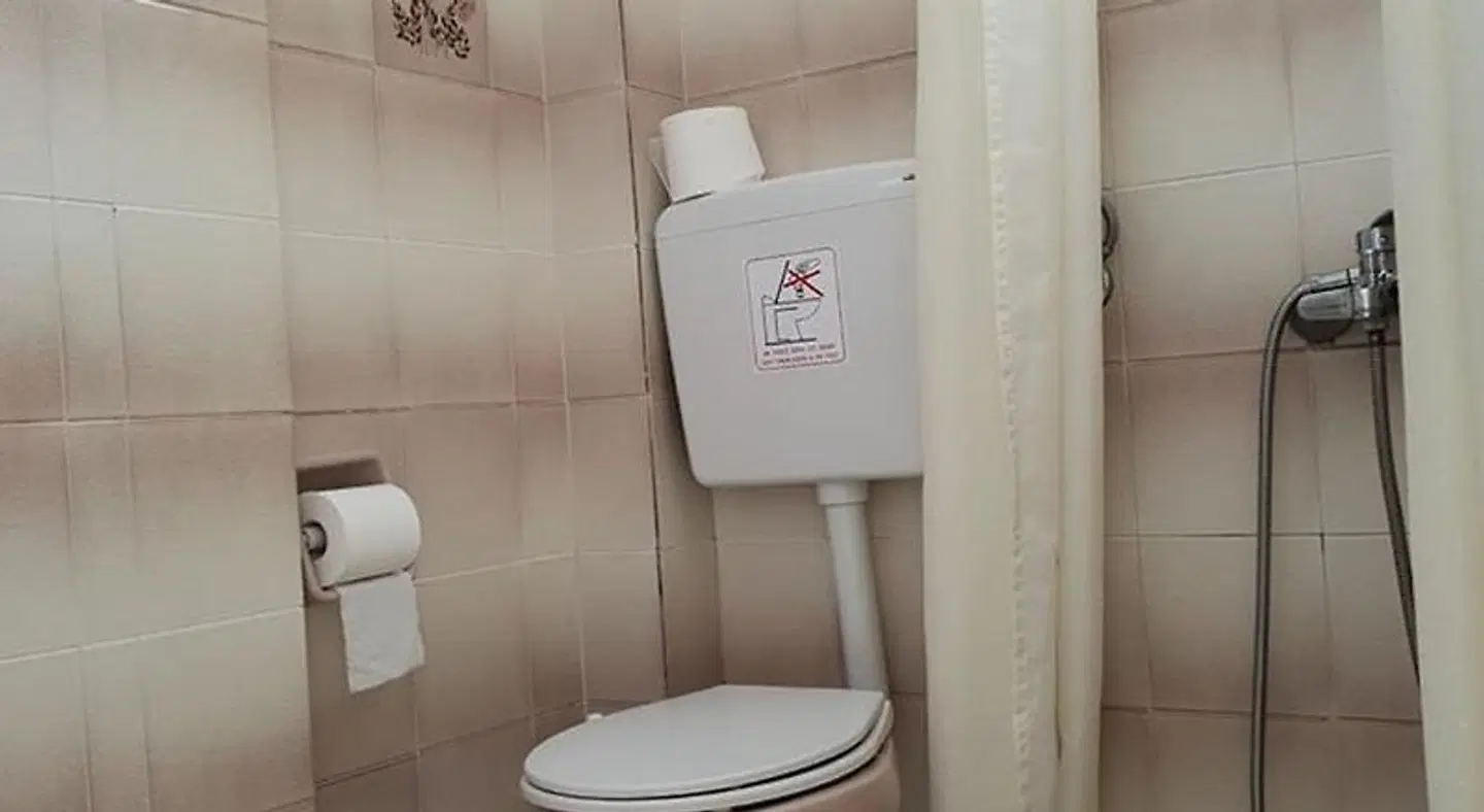 Alkyon Hotel BATHROOM