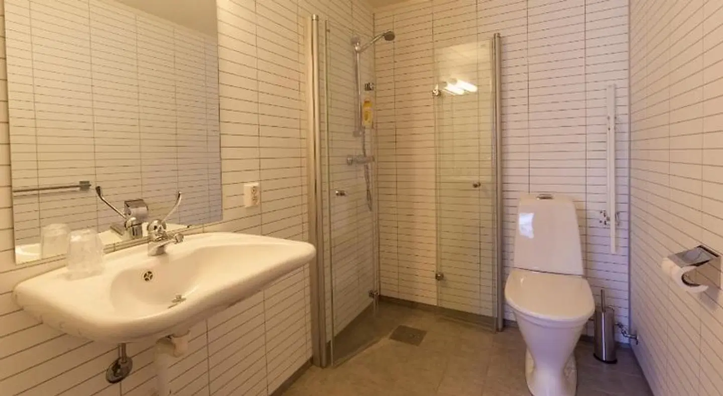 Håkon Gjestehus BATHROOM