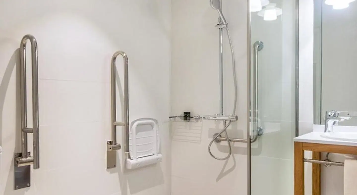 Rural Son Gris BATHROOM