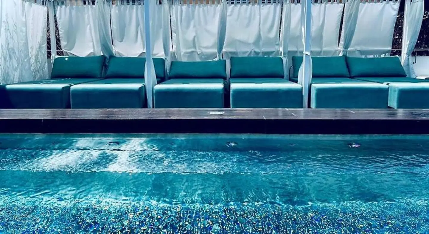 Terreno Suites Boutique INDOOR_POOL