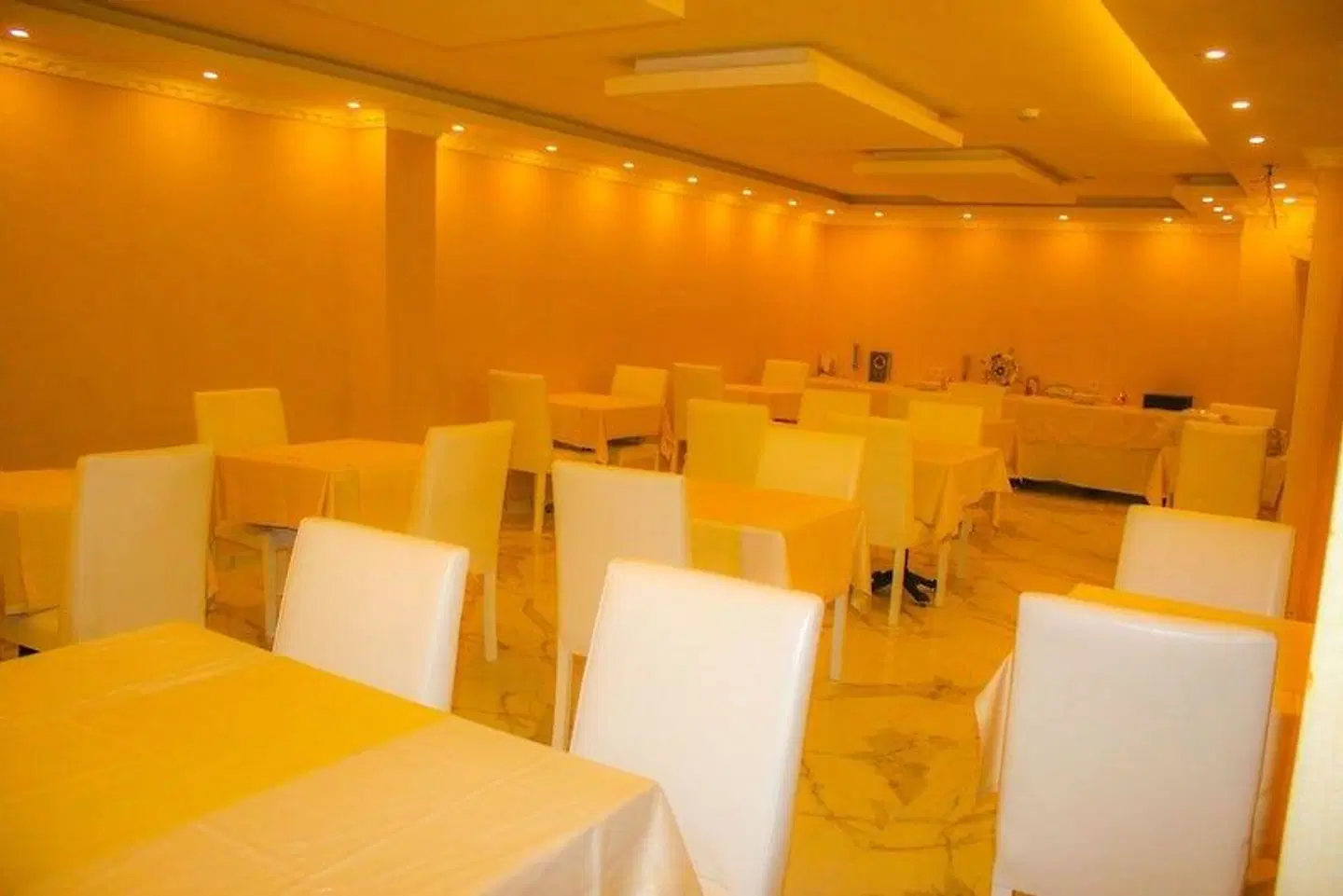 Deluxe Newport Hotel HEALTH_BEAUTY