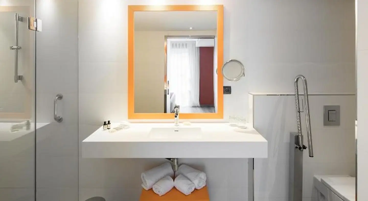 Catalonia Mikado BATHROOM