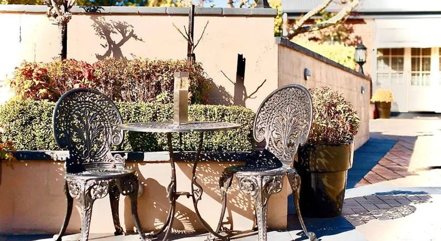 Kurrajong House Bed & Breakfast Launceston ANIMAL