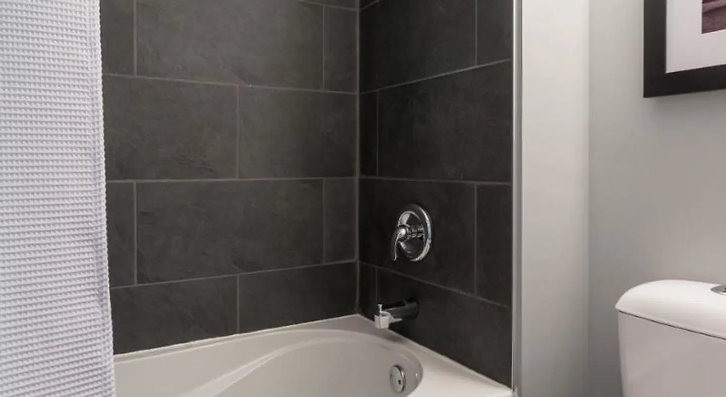 Le Grand Lodge Mont Tremblant BATHROOM