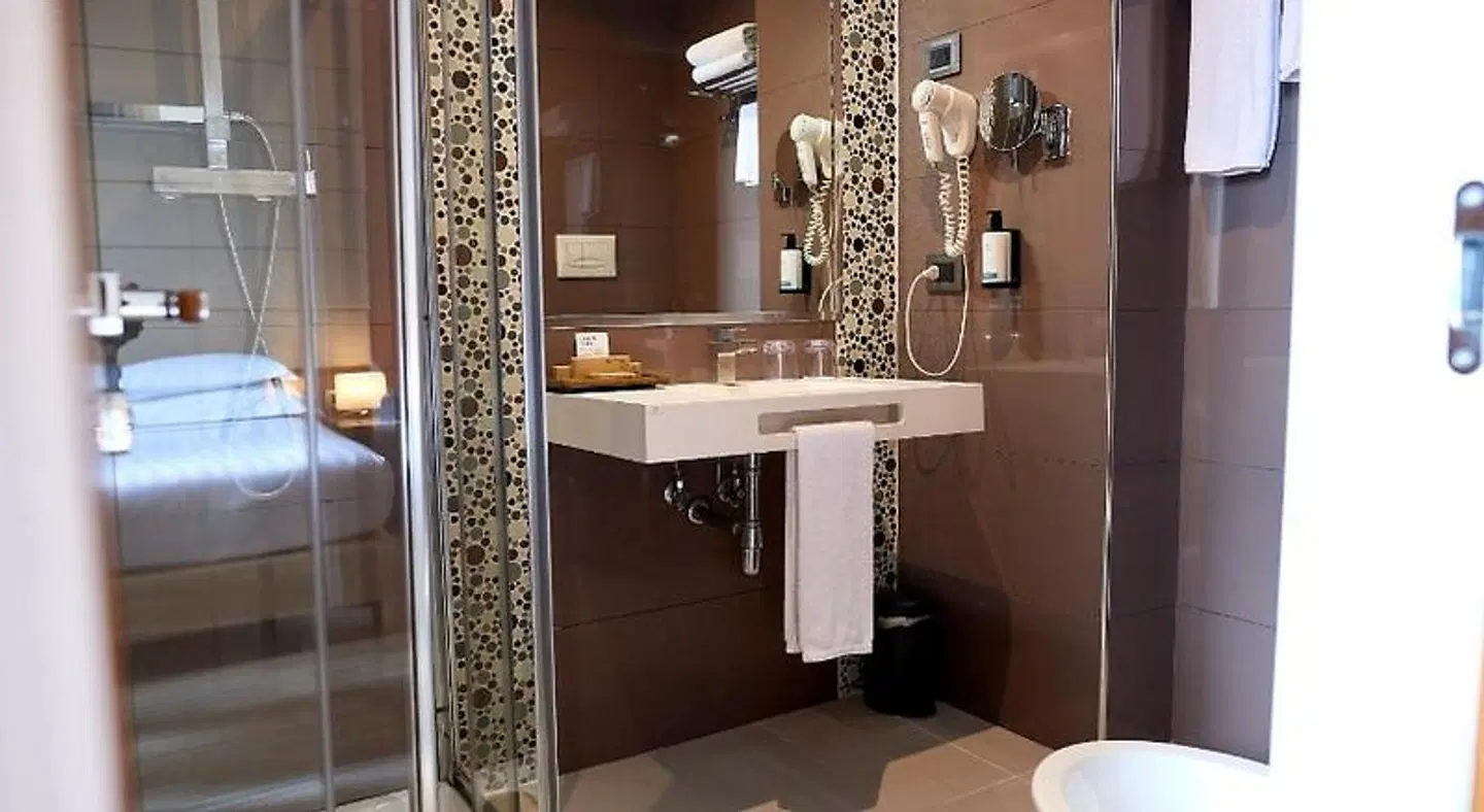 Occidental Aurelia BATHROOM