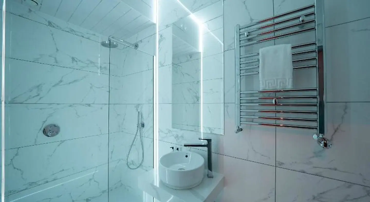 No. 11 Boutique Hotel BATHROOM