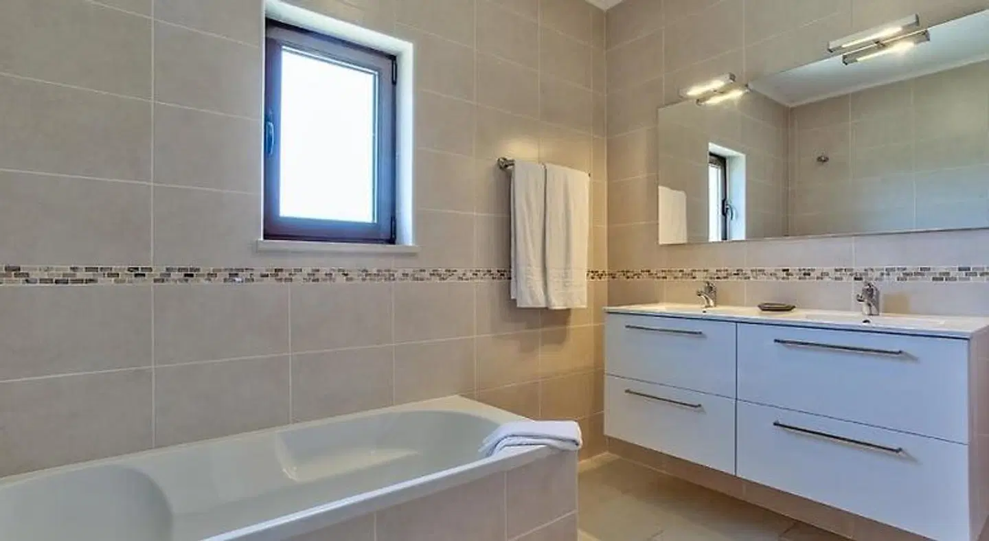 Monte Dourado BATHROOM