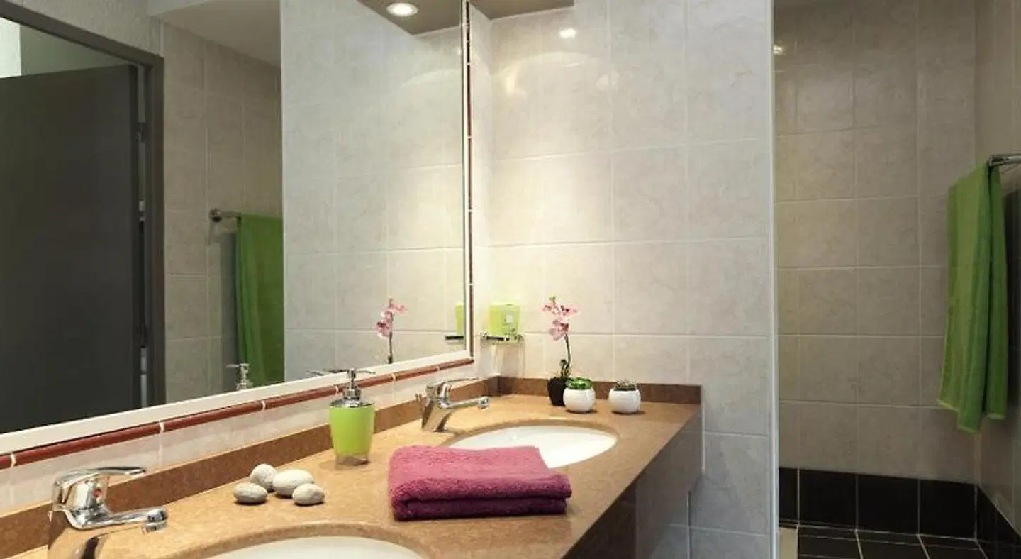 Club Belambra Riviera Beach Club BATHROOM