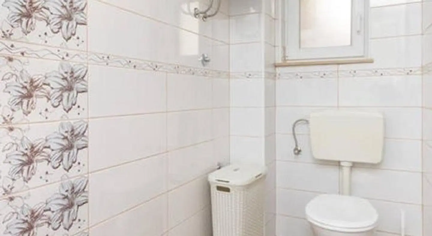 Peruzovic Rooms & Apartments BATHROOM