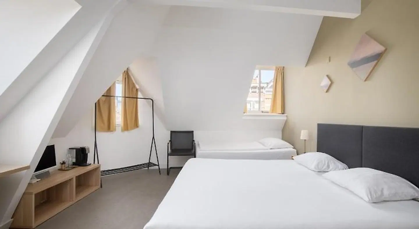 Hotel Light ROOM_EXAMPLE
