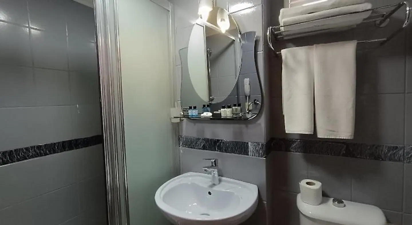 Golden Horn Sirkeci BATHROOM