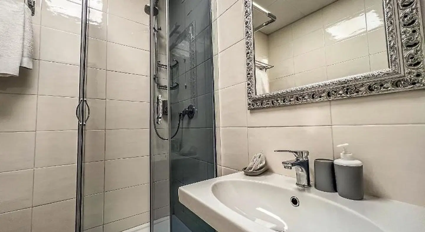 Hotel Genova Liberty BATHROOM