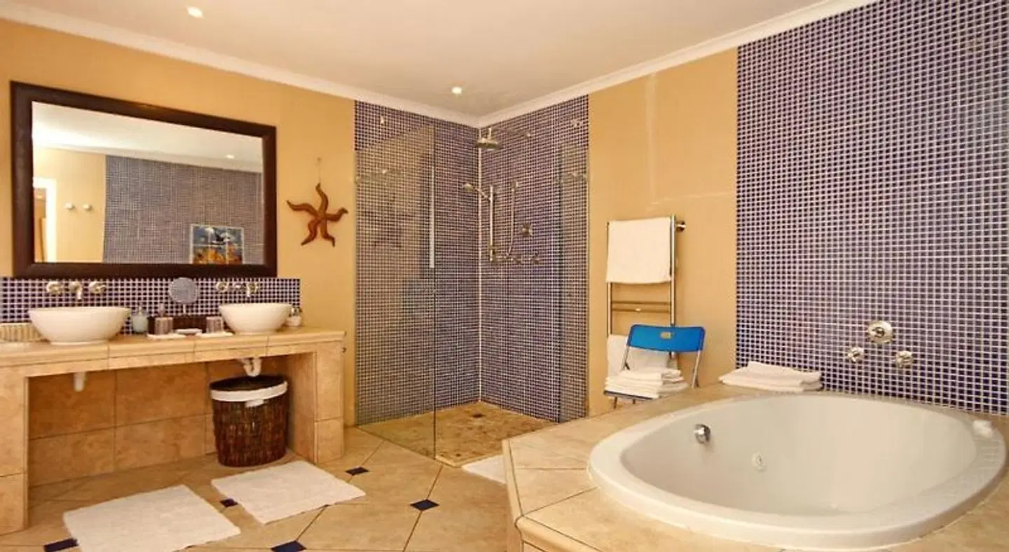 Kleinbosch Lodge BATHROOM