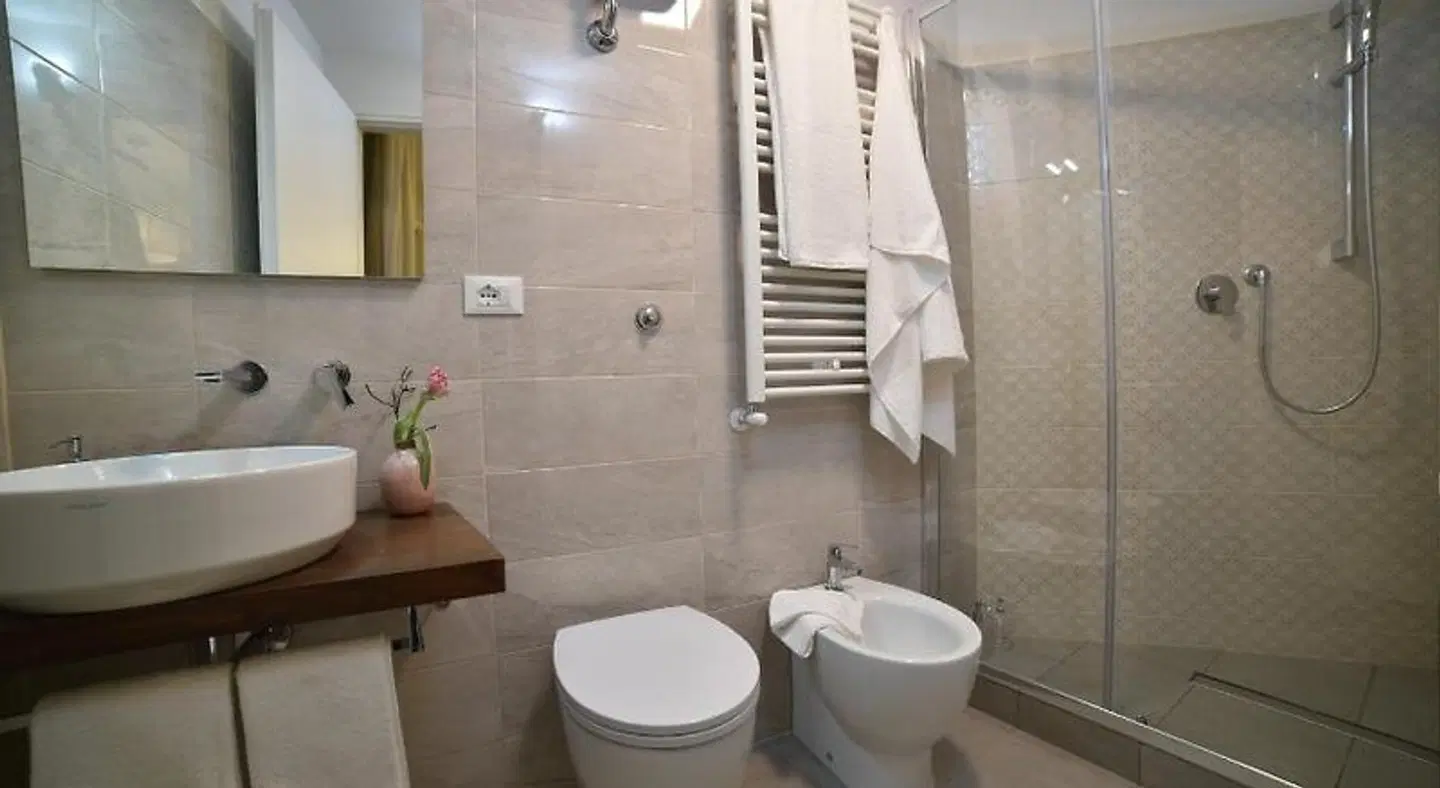 Approdo Ripetta BATHROOM