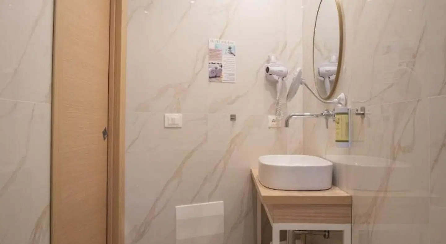 Hotel Paistos BATHROOM