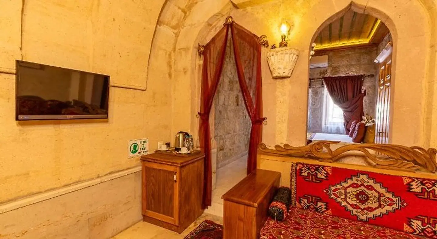 Walnut House BATHROOM
