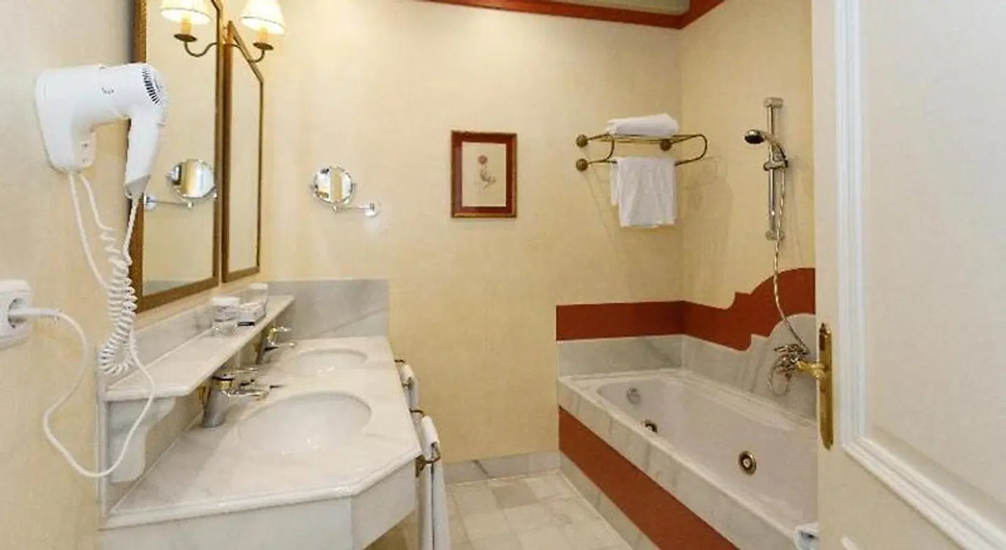 Villa Jerez BATHROOM