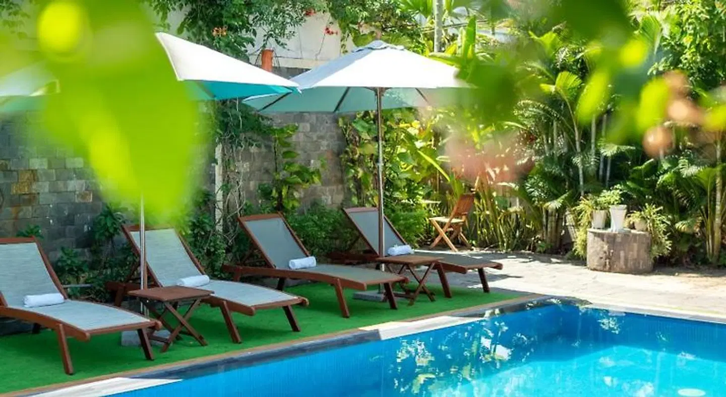 Laughter Garden Villas OUTDOOR_POOL