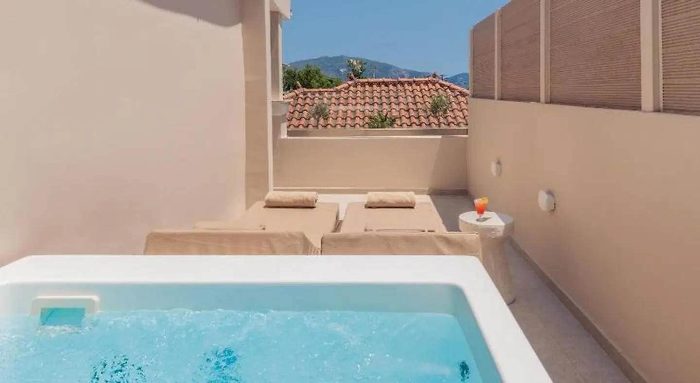 Tzante Hotel OUTDOOR_POOL