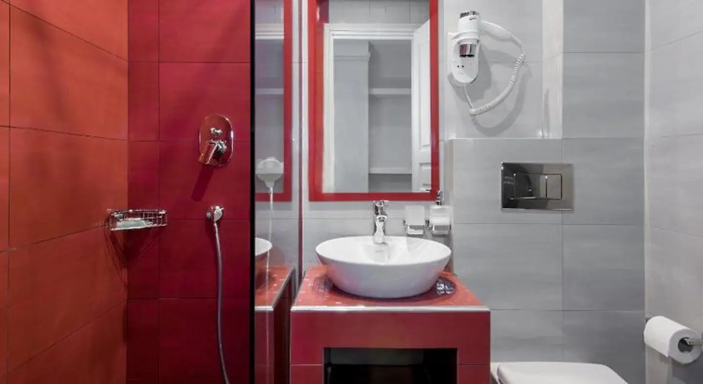 Tzante Hotel BATHROOM