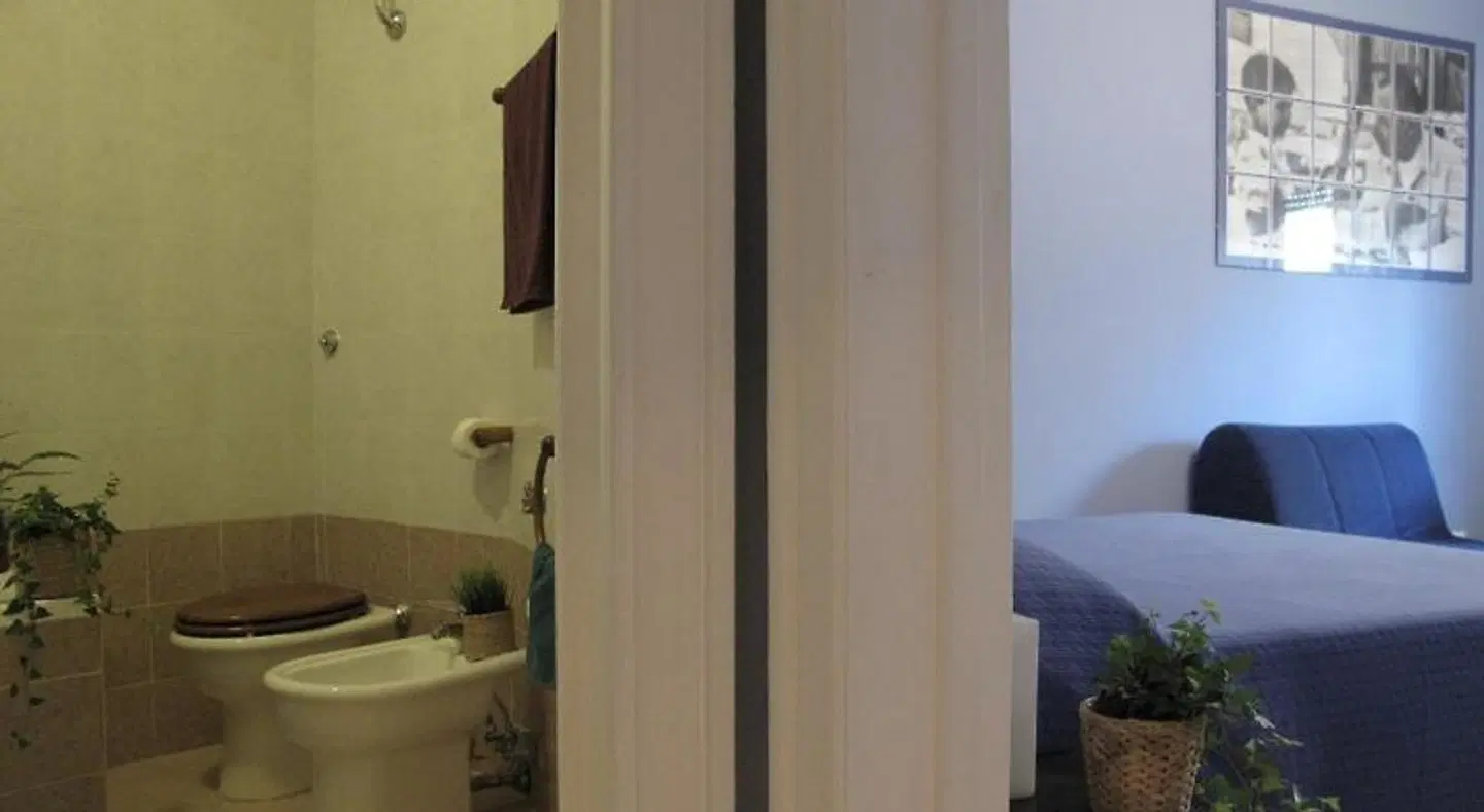 Arches Inn BATHROOM