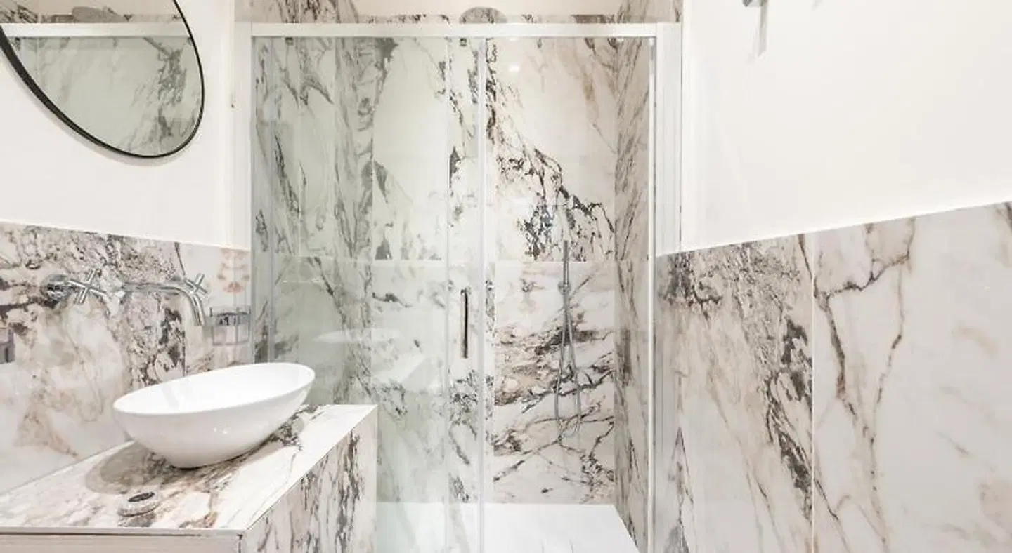 The Couper Castello BATHROOM