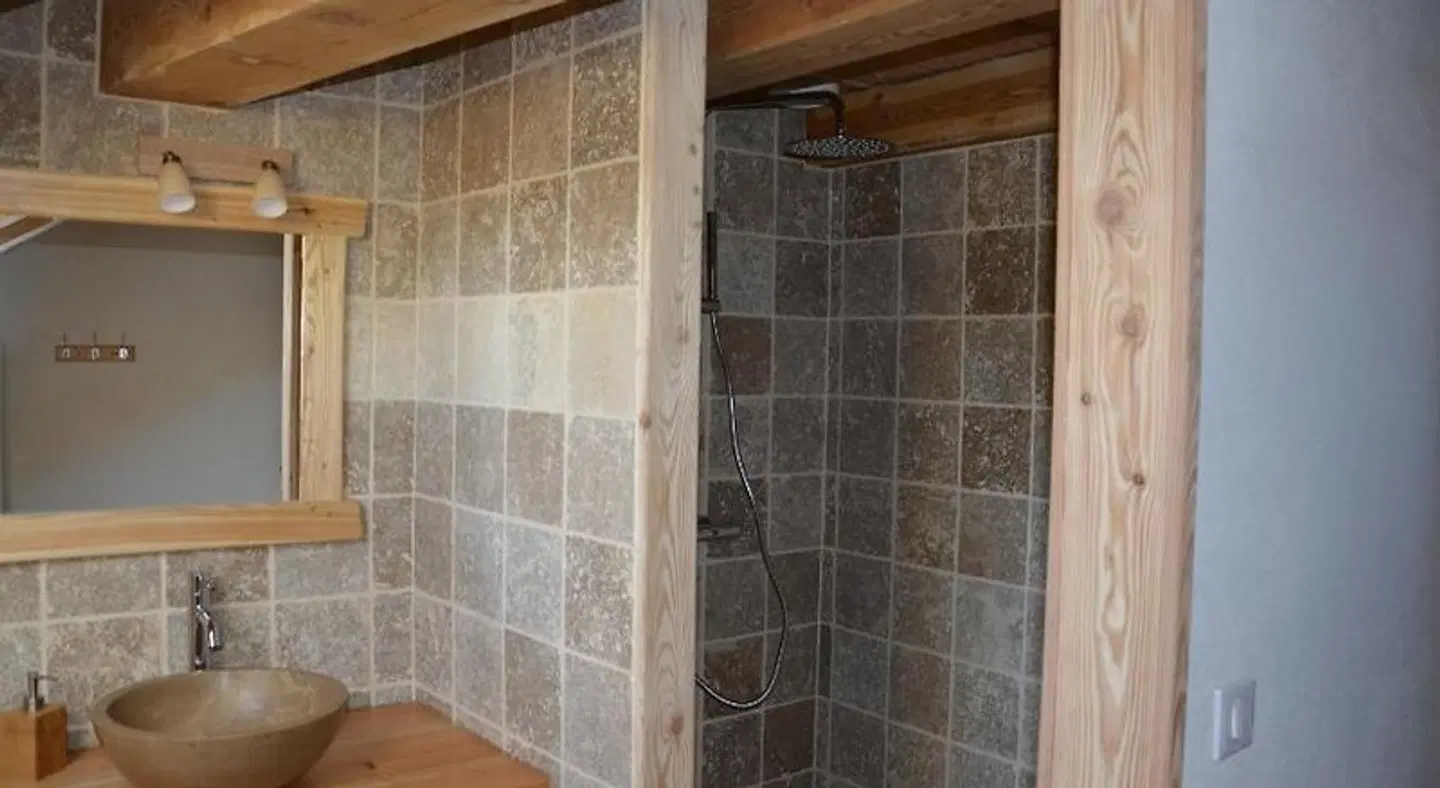 Le Bacchu Ber BATHROOM