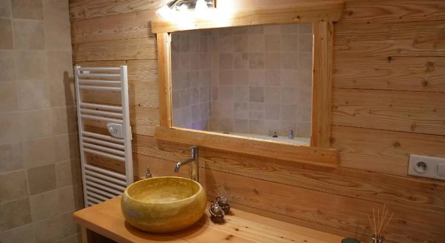 Le Bacchu Ber BATHROOM