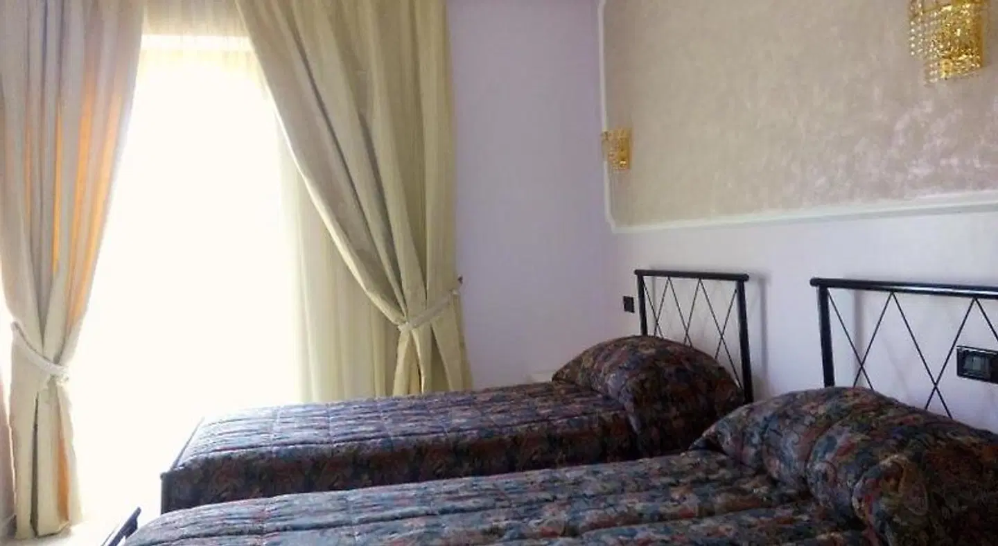 HOTEL AL QUERCETO ROOM_EXAMPLE