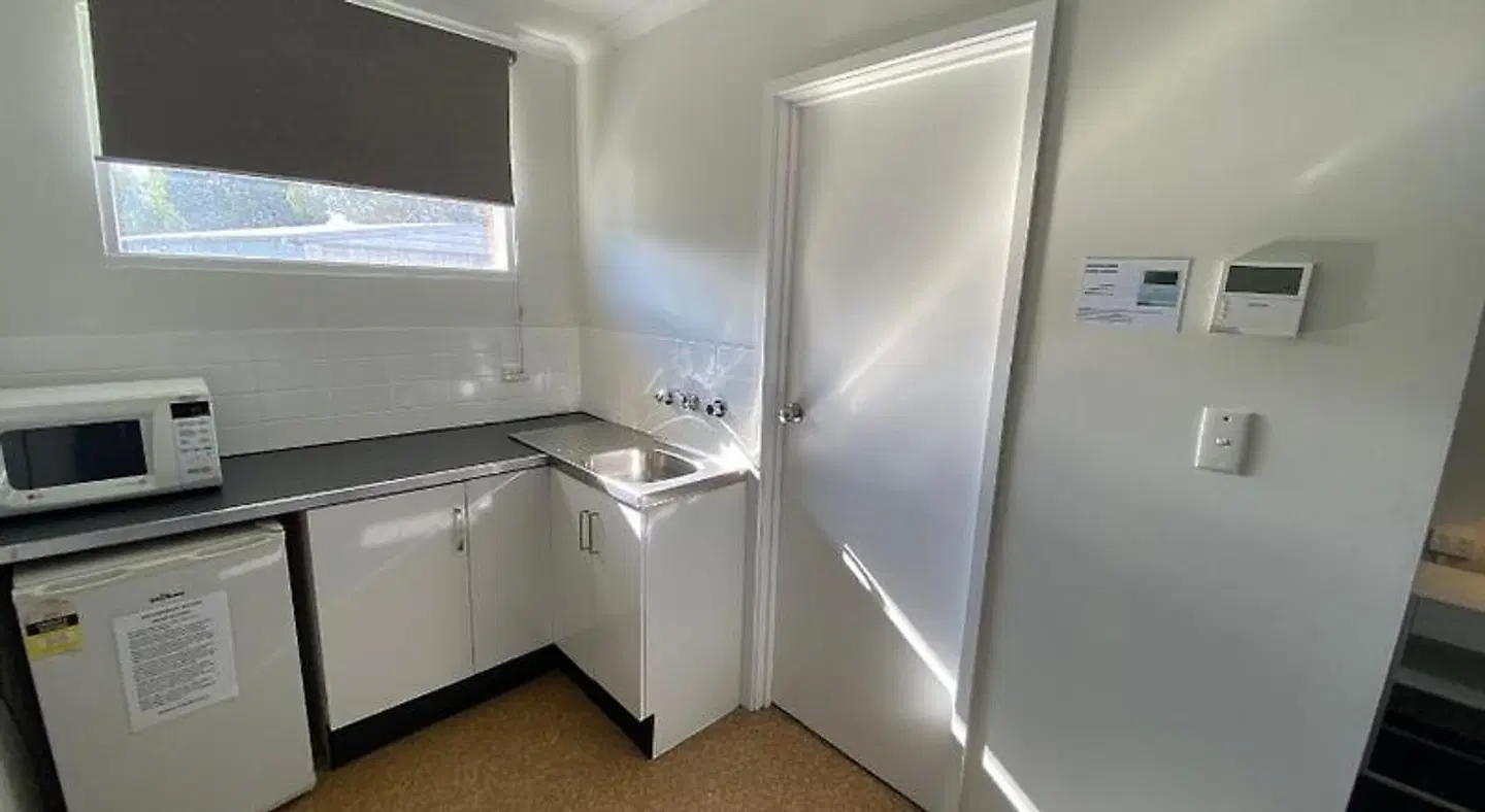 Frankston Motel BATHROOM