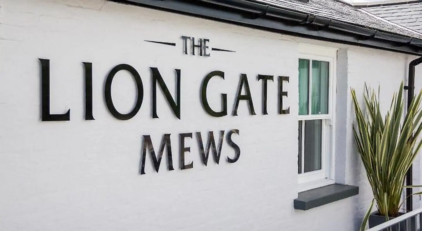 The Lion Gate Mews EXTERIOR