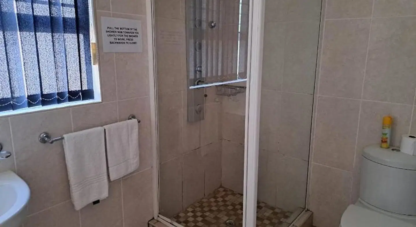 St Helena Bay Hotel BATHROOM