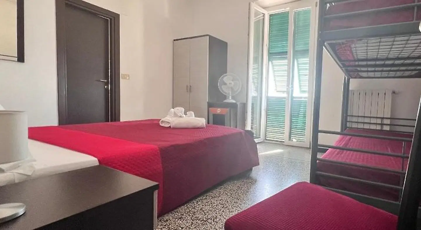 Monique ROOM_EXAMPLE