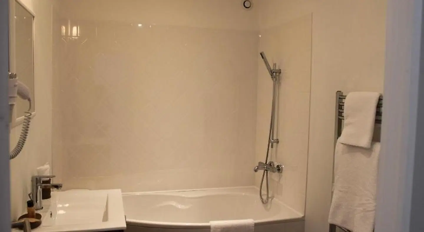 Maison Charles Maurice BATHROOM