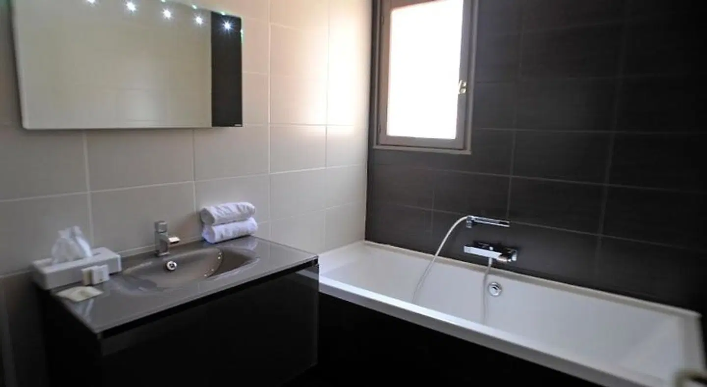 Hotel Le Lonca BATHROOM