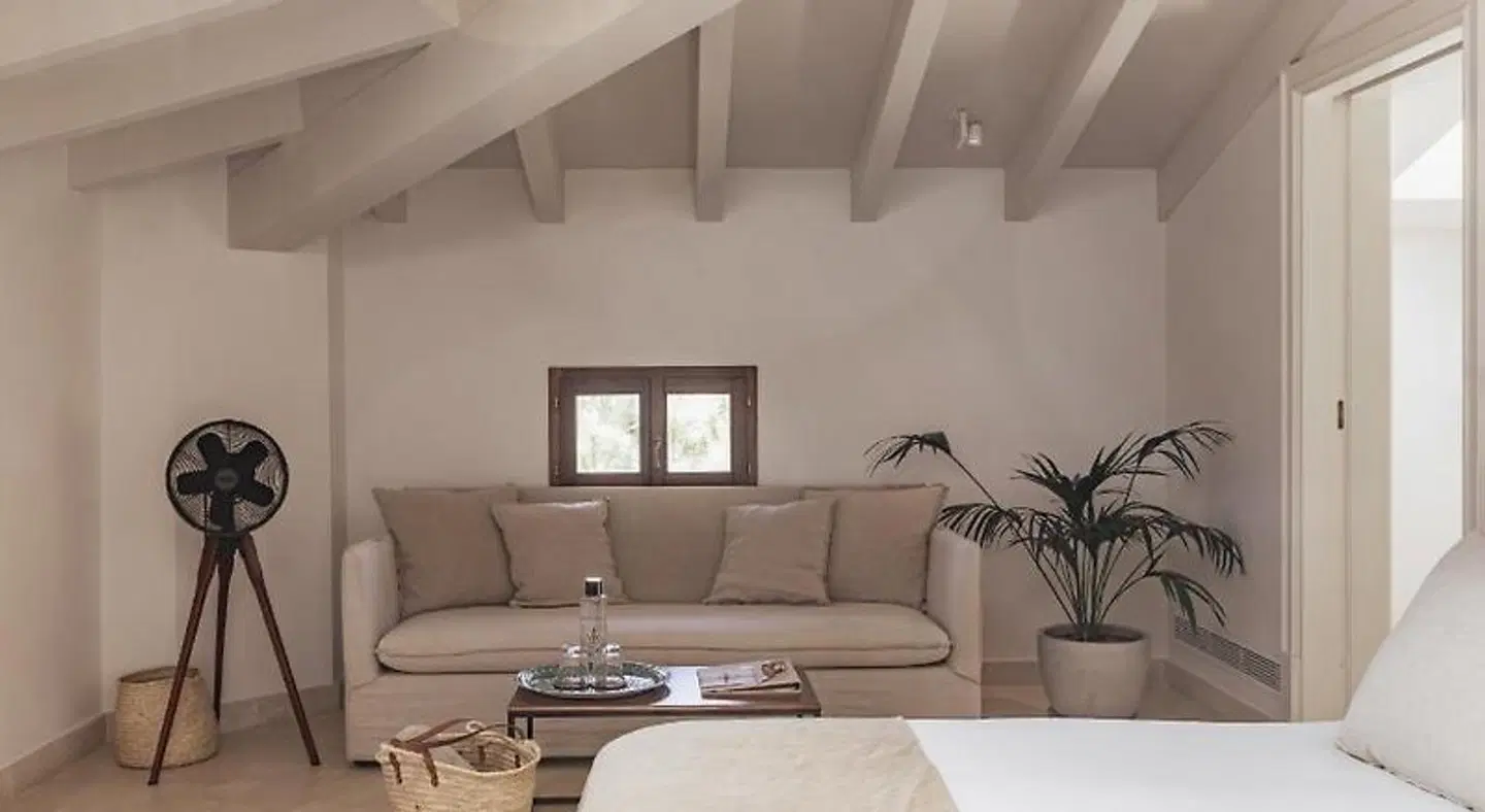 Cal Reiet Holistic Retreat ROOM_EXAMPLE