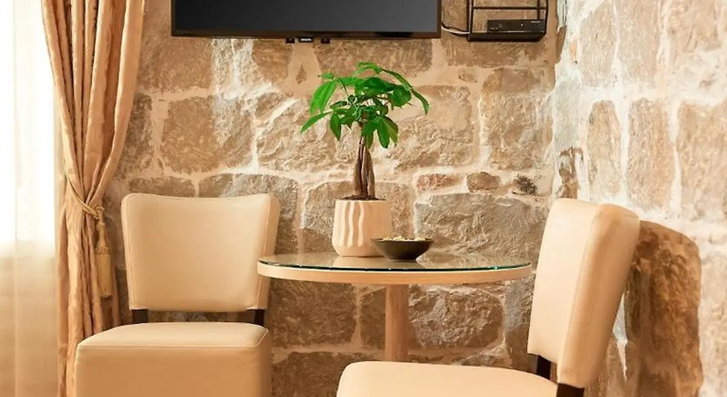 Lanterna Rooms ROOM_EXAMPLE