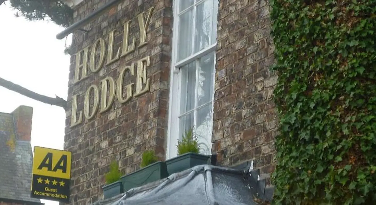 Holly Lodge EXTERIOR