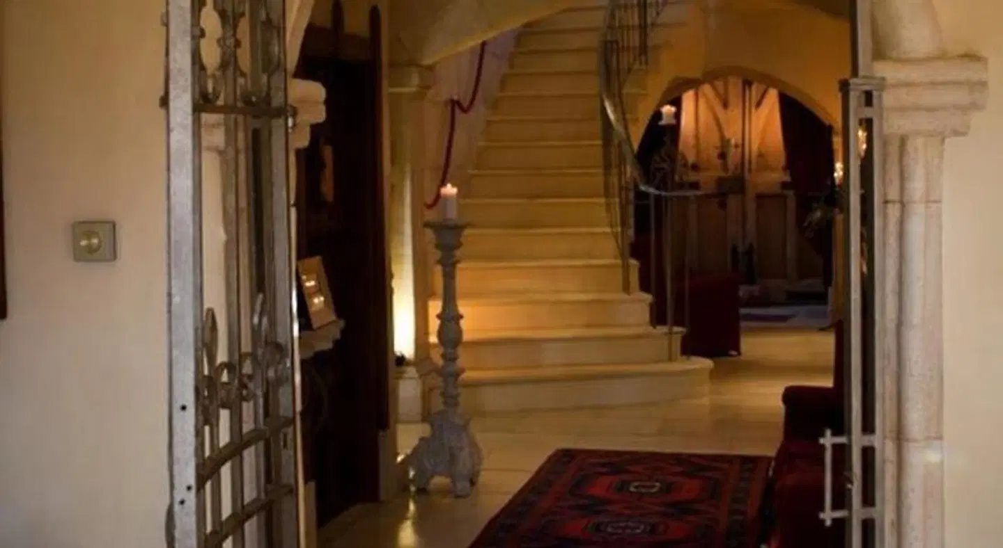 Manor Court EXTERIOR