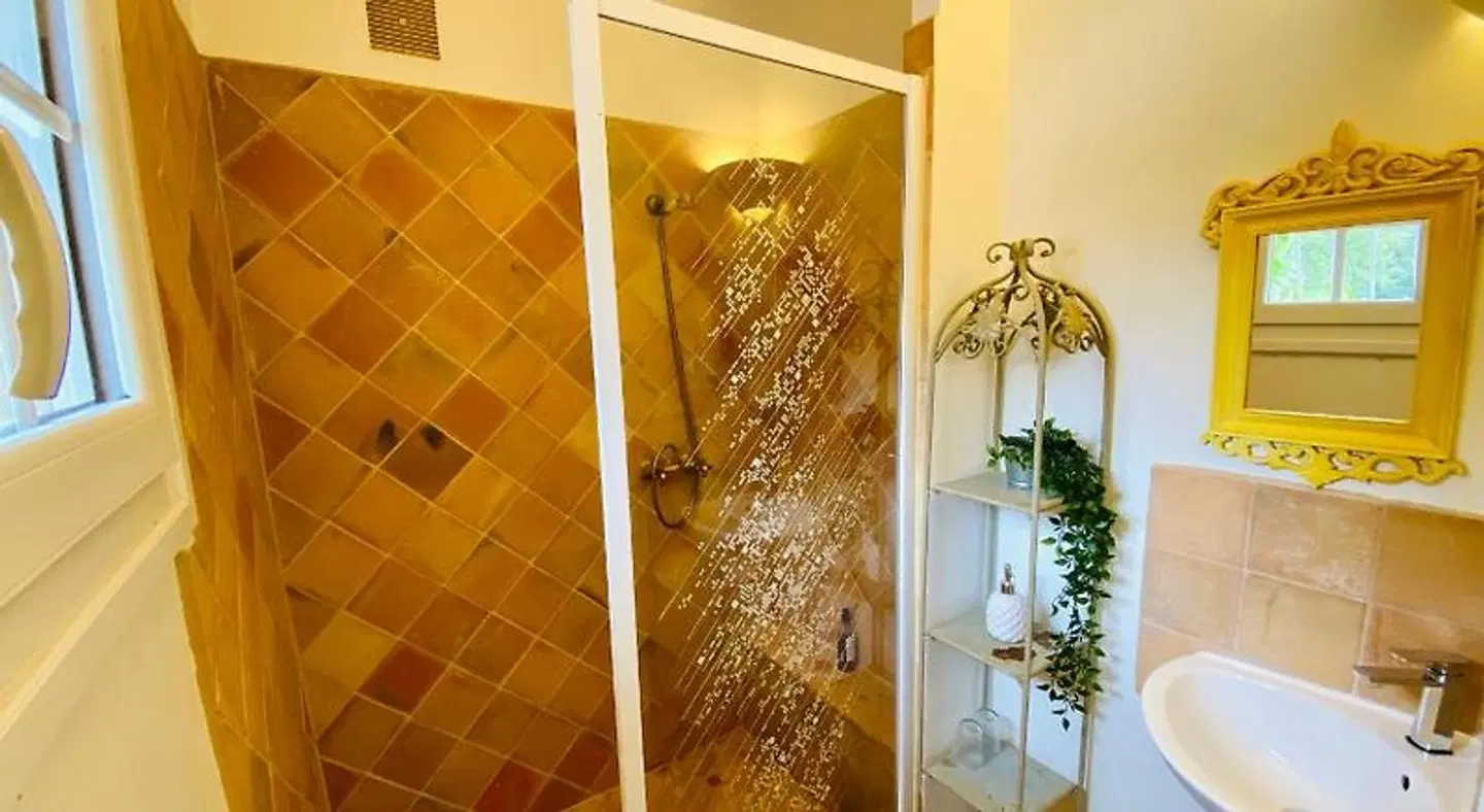 Moulin de Rudelle BATHROOM